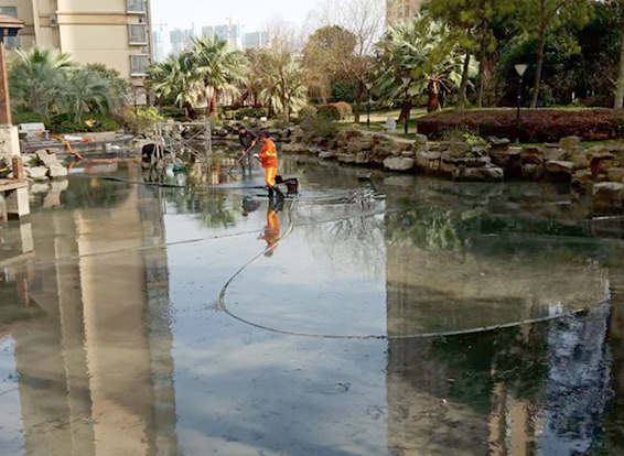 古塔景观池淤泥清理