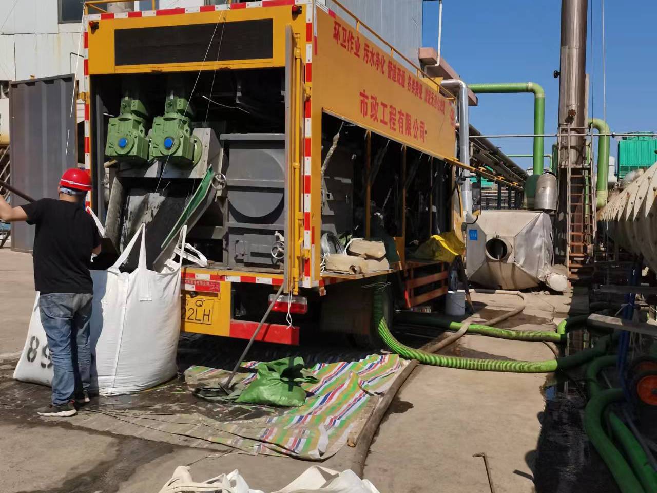 古塔淤泥压干处理